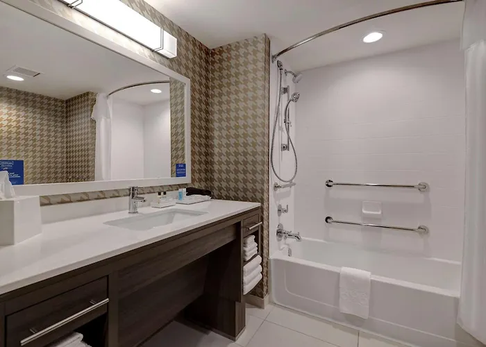 Hotel Home2 By Hilton DeKalb